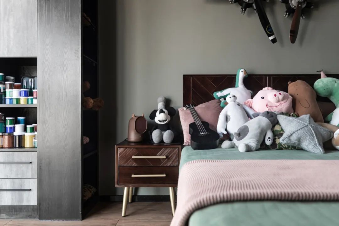 现代复古混搭风格室内设计家装案例-次卧 现代复古混搭风格室内设计家装案例-次卧